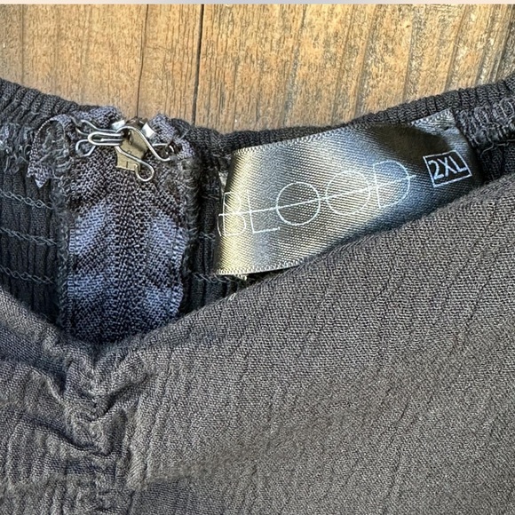 Foxblood Daisy Flowing Romper - Picture 5 of 5